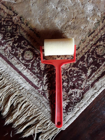 Soft sponge roller with plastic handle